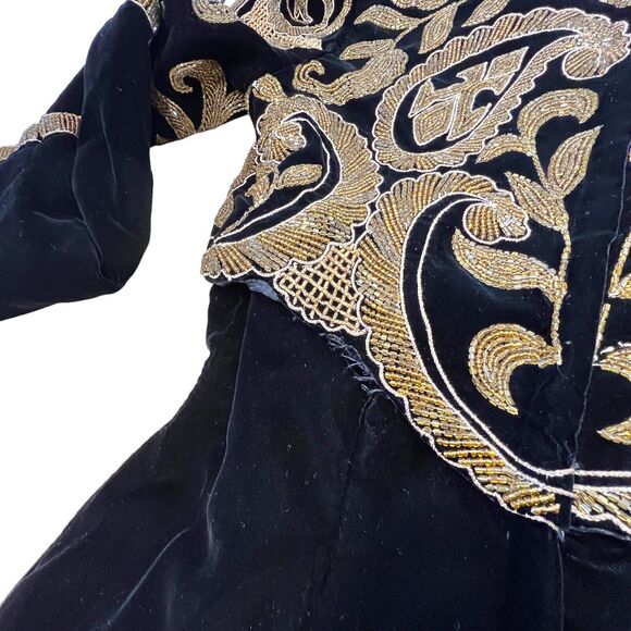 Vintage Victor Costa Black Velvet Heavily Beaded Evening Gown Bustle Back Sz 4 - Picture 4 of 16